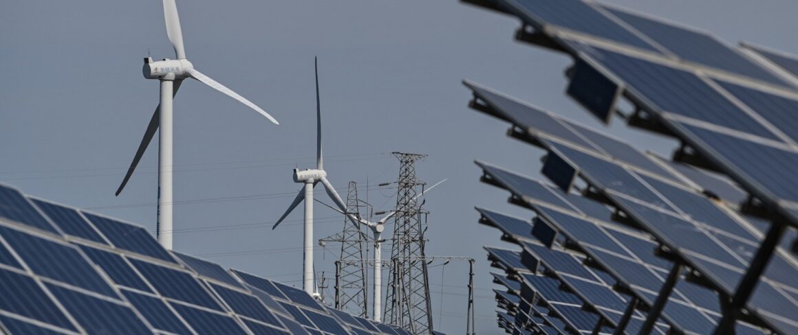 Eolien et solaire ont fourni 12% de l’électricité mondiale en 2022, un record dans l’ombre du charbon Eolien et solaire ont fourni 12% de l’électricité mondiale en 2022, un record dans l’ombre du charbon