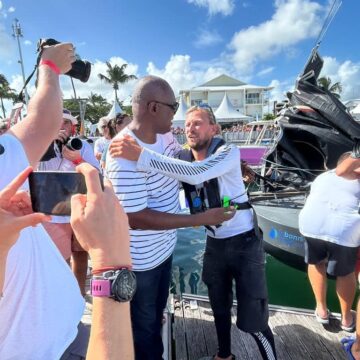 L’Uruguayen Federico Waksman est le 1er skippeur à franchir la ligne d’arrivée la deuxième et dernière étape de la Mini transat 2023 ce vendredi 10 novembre L’Uruguayen Federico Waksman est le 1er skippeur à franchir la ligne d’arrivée la deuxième et dernière étape de la Mini transat 2023 ce vendredi 10 novembre