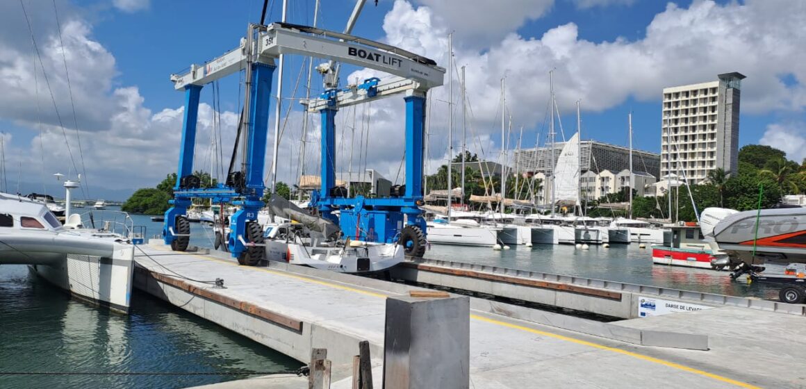 La marina de Bas-du-Fort inaugure le 10 novembre son nouvel élévateur à bateaux d'une capacité de levage de 35 tonnes comme le précédent La marina de Bas-du-Fort inaugure le 10 novembre son nouvel élévateur à bateaux d'une capacité de levage de 35 tonnes comme le précédent