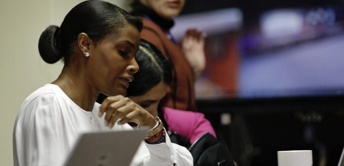 La procureure équatorienne Diana Salazar (g) à Quito en Équateur, le 14 décembre 2023. Photo : AFP Cristina Vega Rhor La procureure équatorienne Diana Salazar (g) à Quito en Équateur, le 14 décembre 2023. Photo : AFP Cristina Vega Rhor