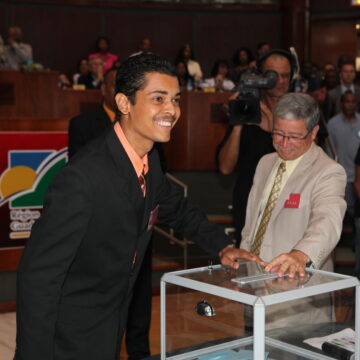 Cédric Cornet est élu conseiller régional de Guadeloupe en 2010. Cédric Cornet est élu conseiller régional de Guadeloupe en 2010.