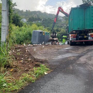 La décharge sauvage du quartier Vieux Chemin a été traitée le 27 février 2024 à Gourbeyre qui vise le 0 déchet. Photo: FB Ville de Gourbeyre La décharge sauvage du quartier Vieux Chemin a été traitée le 27 février 2024 à Gourbeyre qui vise le 0 déchet. Photo: FB Ville de Gourbeyre