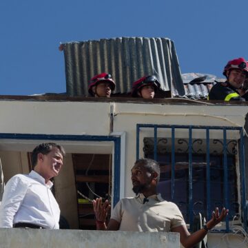 Une semaine après le passage du cyclone Garance, Manuel Valls, Ministre d'Etat, ministre des Outre-mer est à La Réunion auprès des sinistrés. Photo : Valerie Koch / Sipa