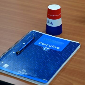 Photo d’illustration de l’agenda d’un cadre à la table d’une réunion de travail. Romain Doucelin / Sipa Photo d’illustration de l’agenda d’un cadre à la table d’une réunion de travail. Romain Doucelin / Sipa