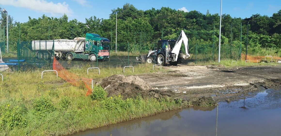 Début des travaux de rénovation au terrain de basket du complexe Michel Benjamin à Lauricisque. Photo: La Ville de Pointe-à-Pitre Début des travaux de rénovation au terrain de basket du complexe Michel Benjamin à Lauricisque. Photo: La Ville de Pointe-à-Pitre