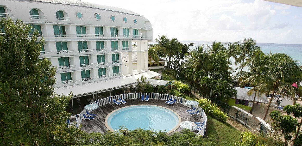 Vue aérienne de l’hôtel Le Clipper au Gosier. Photo : Chesnot / Sipa