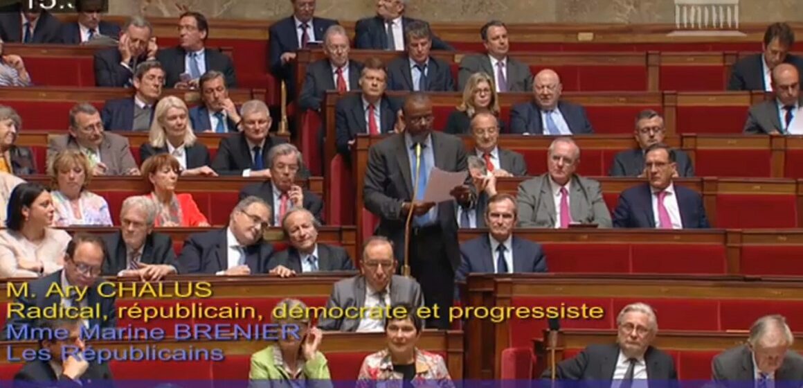 Ary Chalus, député de Guadeloupe, lors d’une séance de questions au gouvernement mardi 31 mai 2016. Capture écran Assemblée nationale.