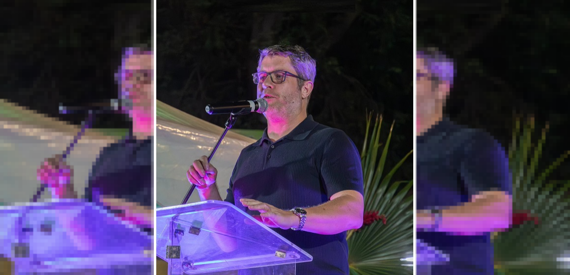 Olivier Nicolas, premier secrétaire de la fédération guadeloupéenne du Parti socialiste, en campagne à Vieux-Habitants en soutien du candidat maire sortant Jules Otto réélu à l’issu du premier tour de l’élection municipales le 15 mars 2026. Photo : DR