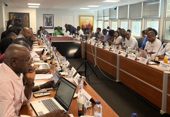 Vendredi 24 avril 2026, 28 élus participent au conseil communautaire de Cap Excellence, à Pointe-à-Pitre. Photo : Le Courrier de Guadeloupe