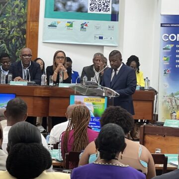 L’hémicycle du conseil départemental affichait complet, ce mercredi 24 juin, pour le vingtième congrès des élus sur l’eau. Photo : Le Courrier de Guadeloupe