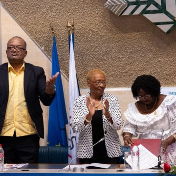 Éric Jalton, lors de la séance d’investiture au fauteuil de maire des Abymes à l’issue de l’élection municipale 2026 qu’il a remporté pour le 3e fois. Photo : Ville des Abymes Éric Jalton, lors de la séance d’investiture au fauteuil de maire des Abymes à l’issue de l’élection municipale 2026 qu’il a remporté pour le 3e fois. Photo : Ville des Abymes