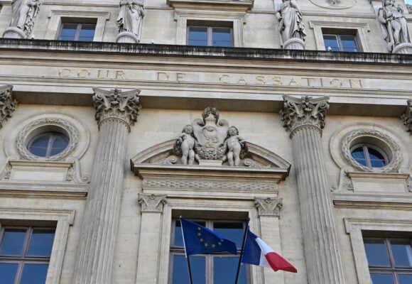 Façade du bâtiment qui abrite la Cour de cassation, plus haute juridiction de l'ordre judiciaire français, à Paris. Photo : Mourad Allili / Sipa